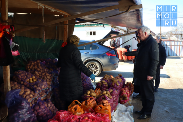 Продукты хасавюрт. Рынок Терек Хасавюрт. Хасавюрт зеленый рынок. Город Хасавюрт рынок Терек. Базар Терек в Хасавюрте.