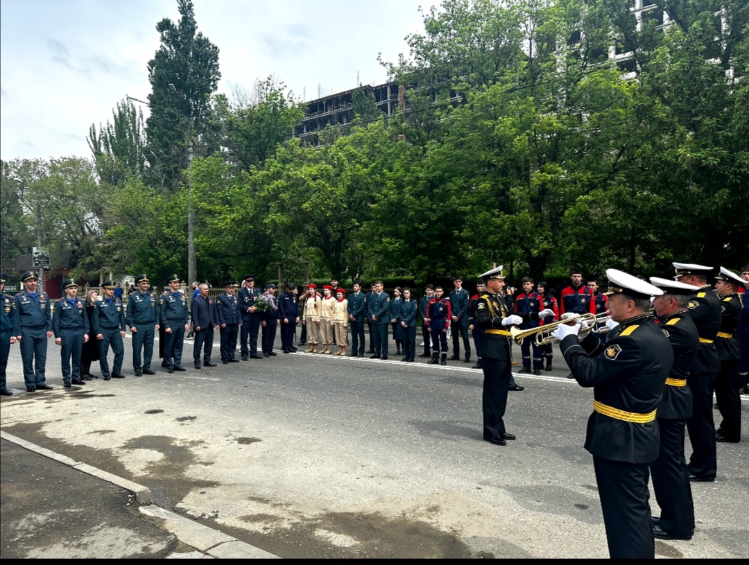 В Дагестане прошел первый парад у дома ветерана - МирМол