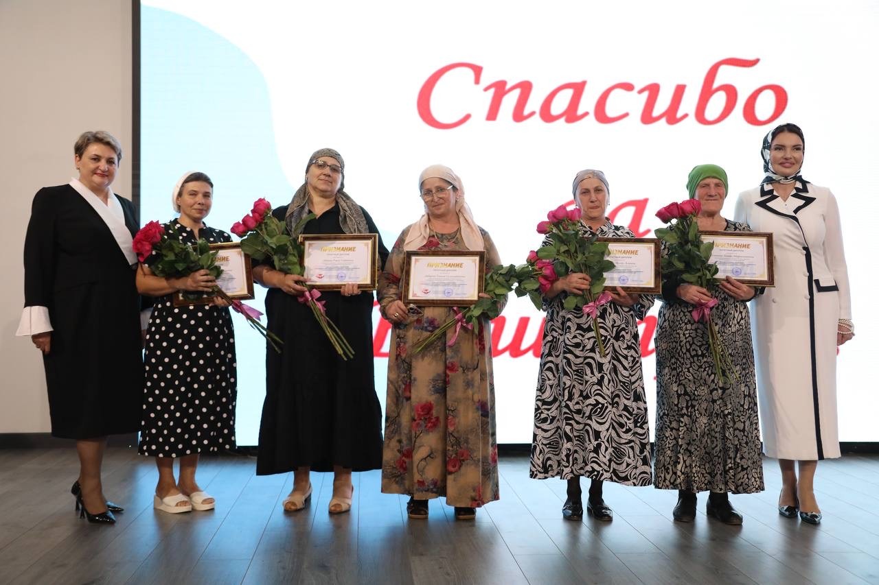 Дагестанские многодетные матери-медики удостоены высокой награды