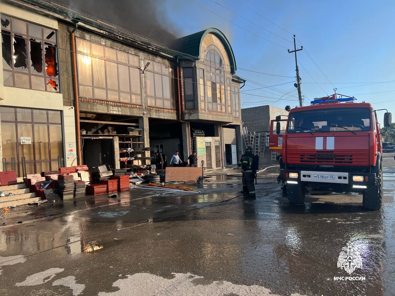 Пожар произошел в магазине хозтоваров Хасавюрта