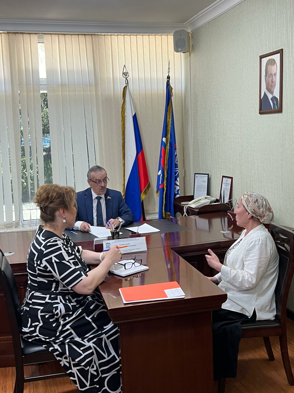 Депутат Госдумы Нурбаганд Нурбагандов помог дагестанцам в решении вопросов здравоохранения