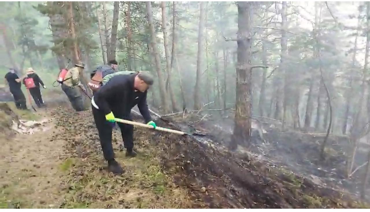 Депутат Садрудин Айгубов принял участие в тушении ландшафтного пожара в Ахвахском районе