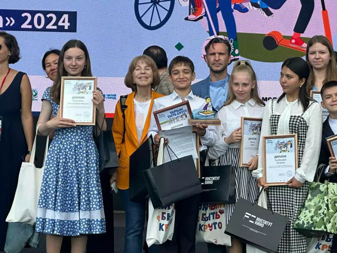 Дагестанский школьник победил в международном поэтическом конкурсе в Москве