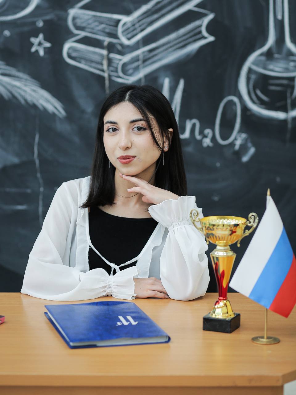 Школьница из Табасаранского района Дагестана сдала ЕГЭ на 100 баллов
