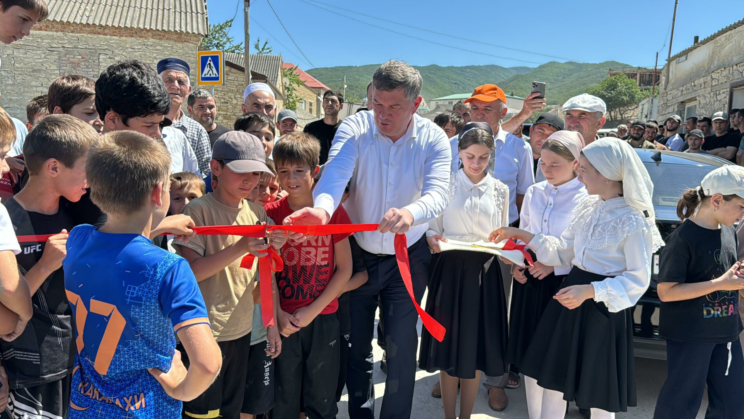 В Карабудахкентском районе прошло открытие отремонтированного участка дороги