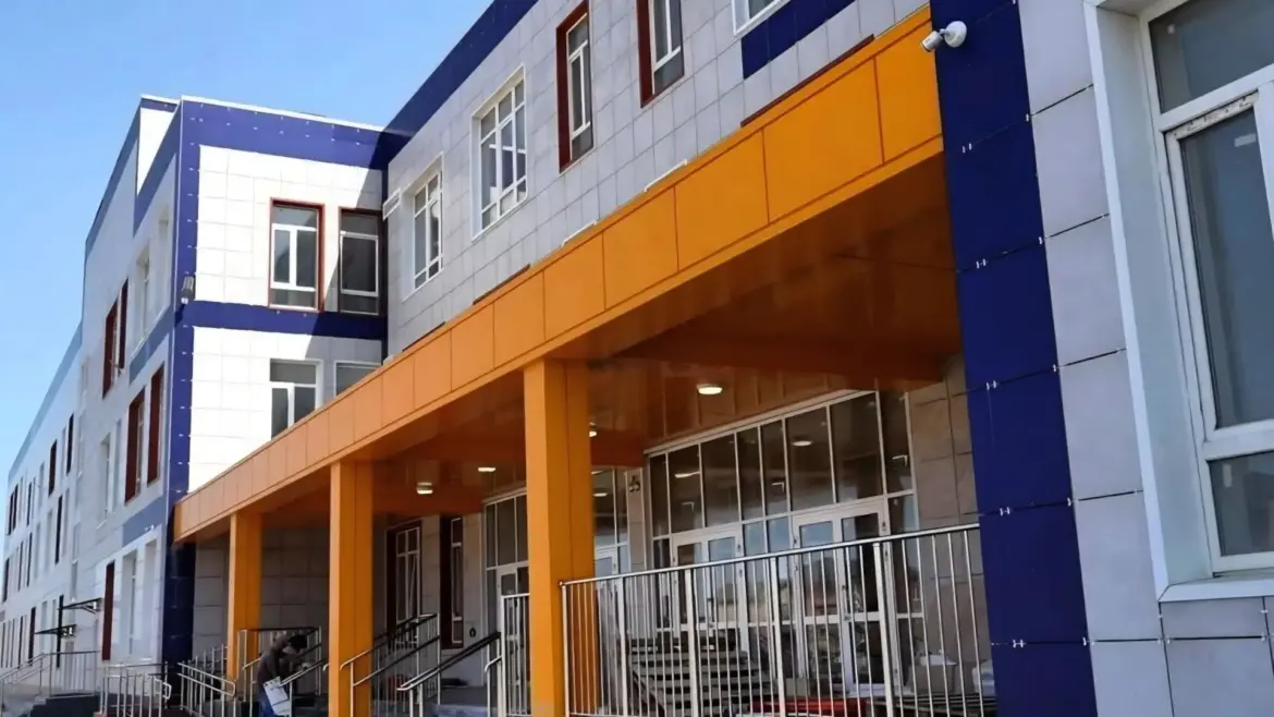 В новую школу в Махачкале объявили набор учителей и учеников